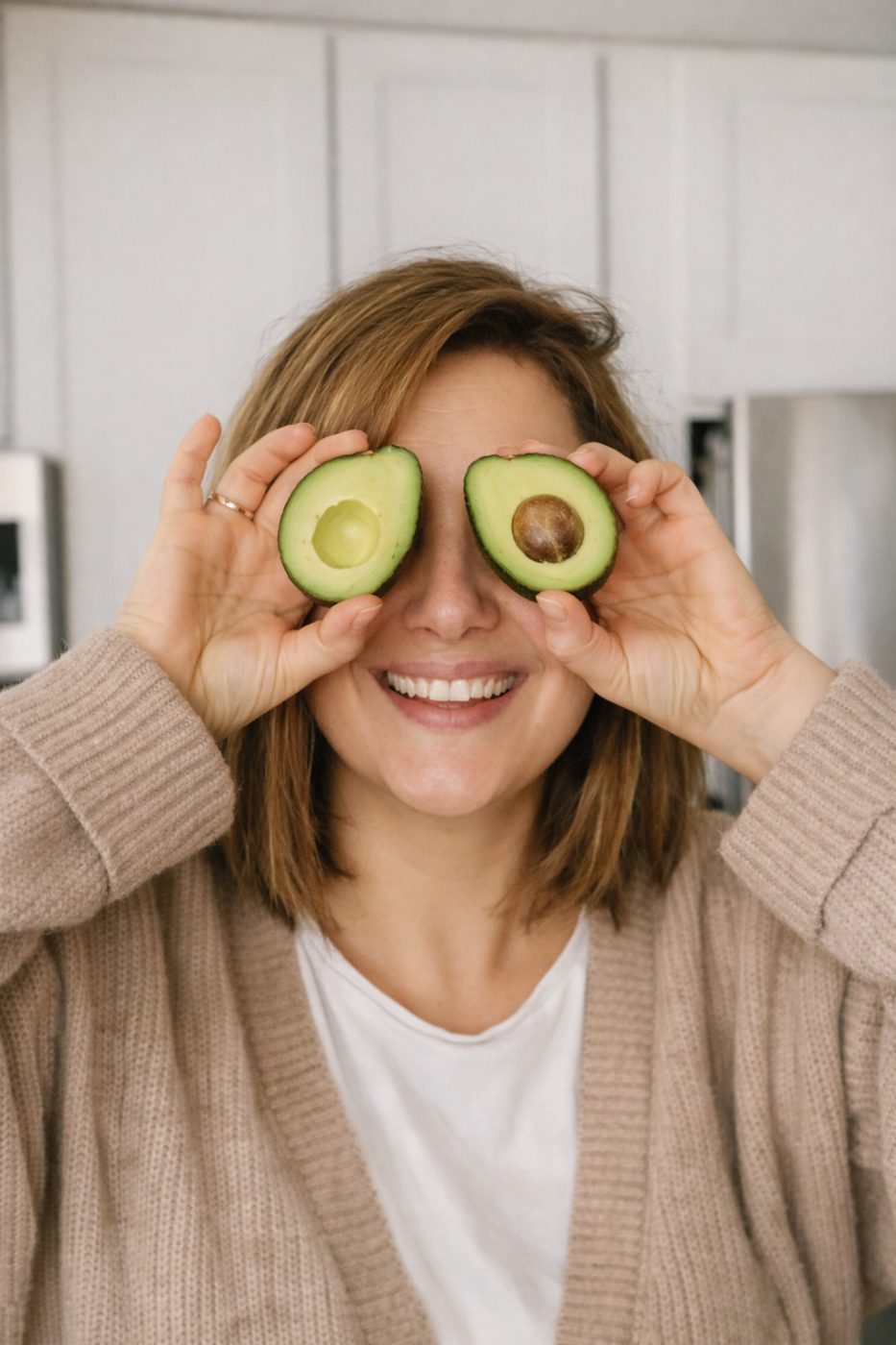 Cony con aguacates en los ojos